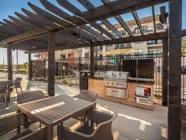 Cozysuites Spacious 2Br Next To Whole Foods Indianapolis Eksteriør bilde